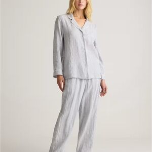 Quince Linen Women's Gray Pajama Set